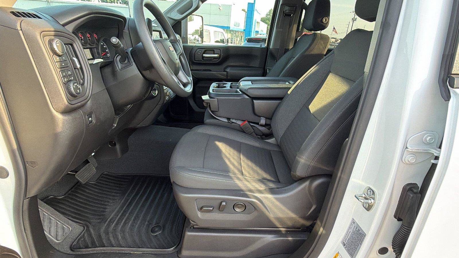 New 2026 Chevrolet Silverado 2500 Custom w/ Custom Value Package AWD/4WD image 15
