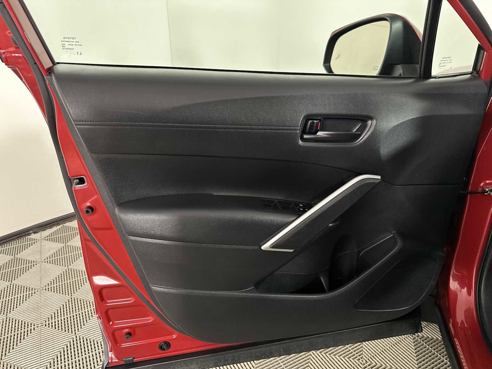 Used 2024 Toyota Corolla Cross LE AWD/4WD image 15