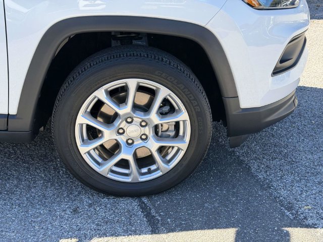 Certified 2023 Jeep Compass Latitude AWD/4WD image 10