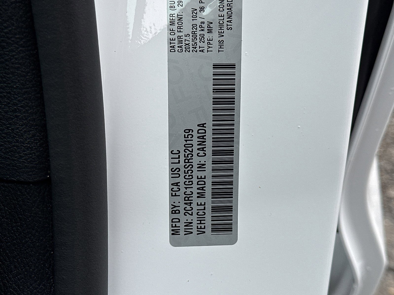 Used 2025 Chrysler Pacifica Limited FWD image 26