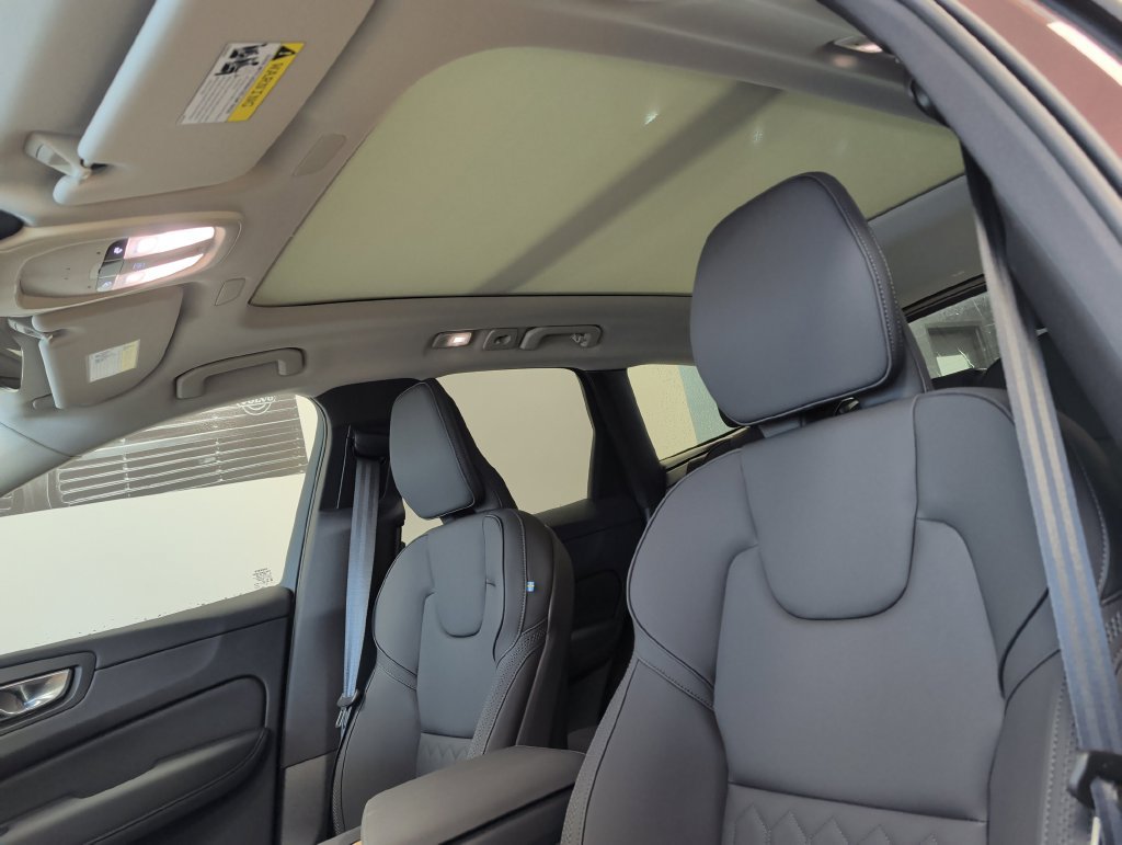 New 2026 Volvo XC60 B5 Plus w/ Protection Package Premier AWD/4WD image 26