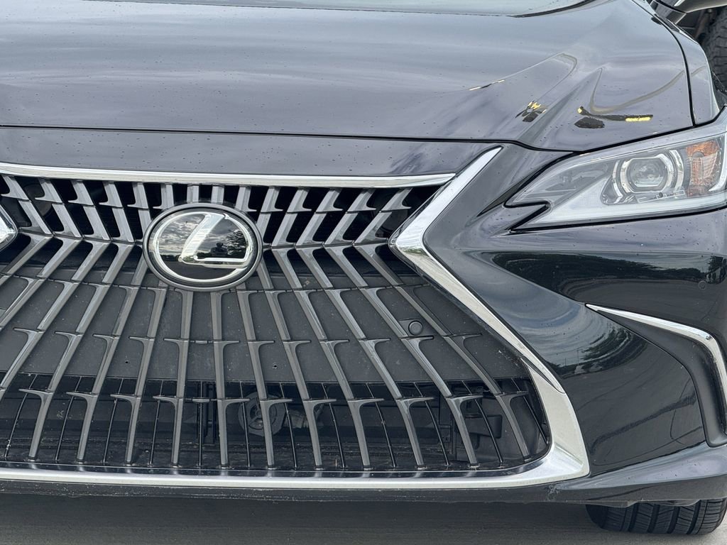 Used 2024 Lexus ES 300h w/ Premium Package image 10