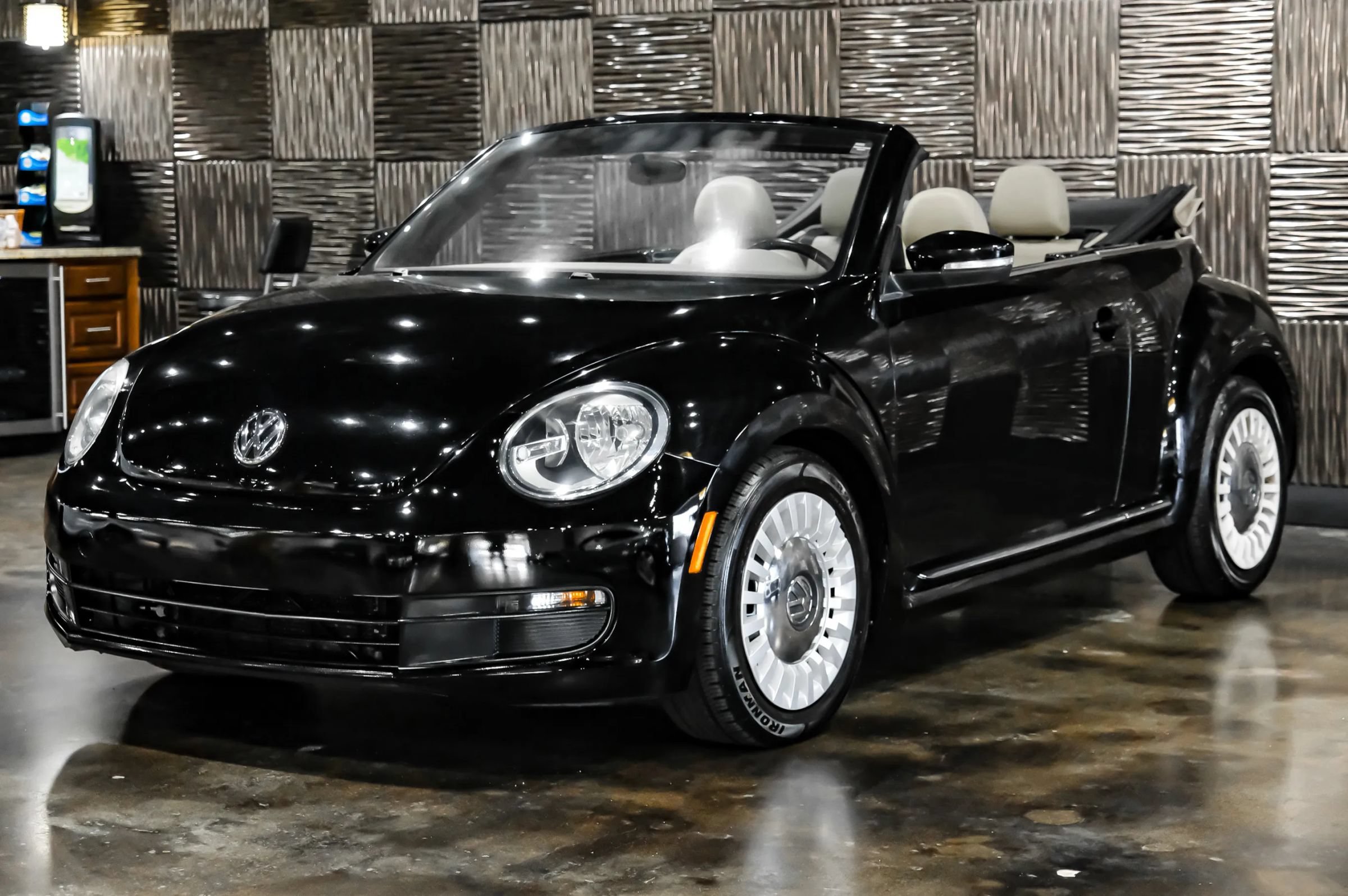 Used 2014 Volkswagen Beetle 2.5 FWD image 9
