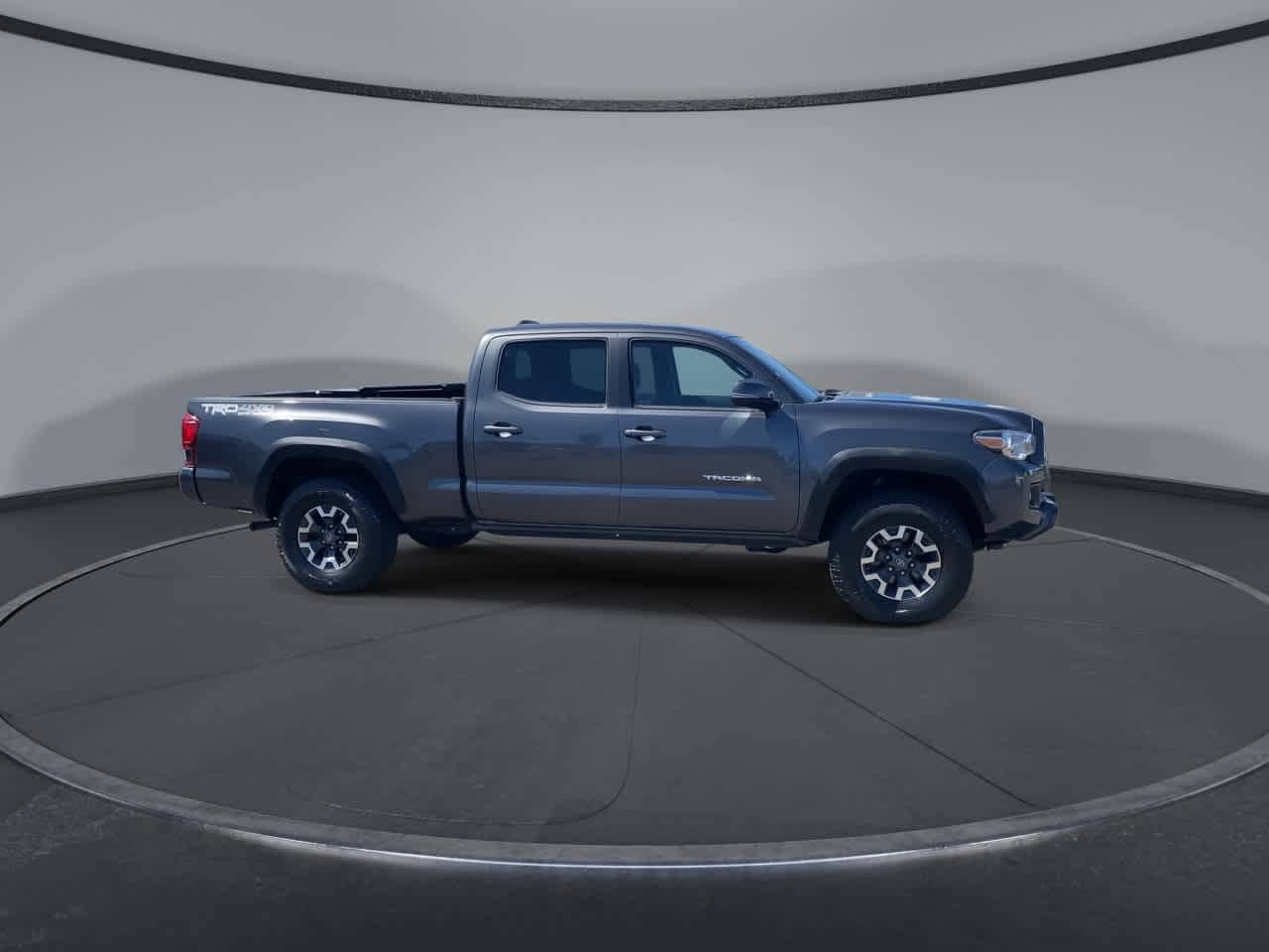 Certified 2019 Toyota Tacoma TRD Off-Road w/ Technology Package AWD/4WD image 2
