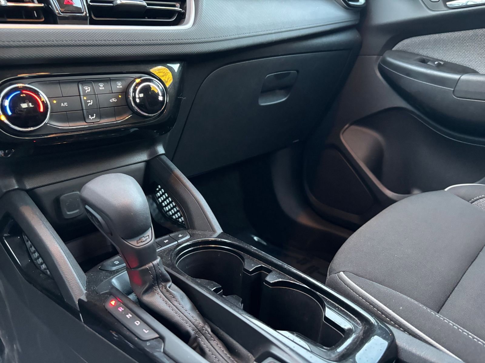 Used 2025 Chevrolet TrailBlazer LT FWD image 40
