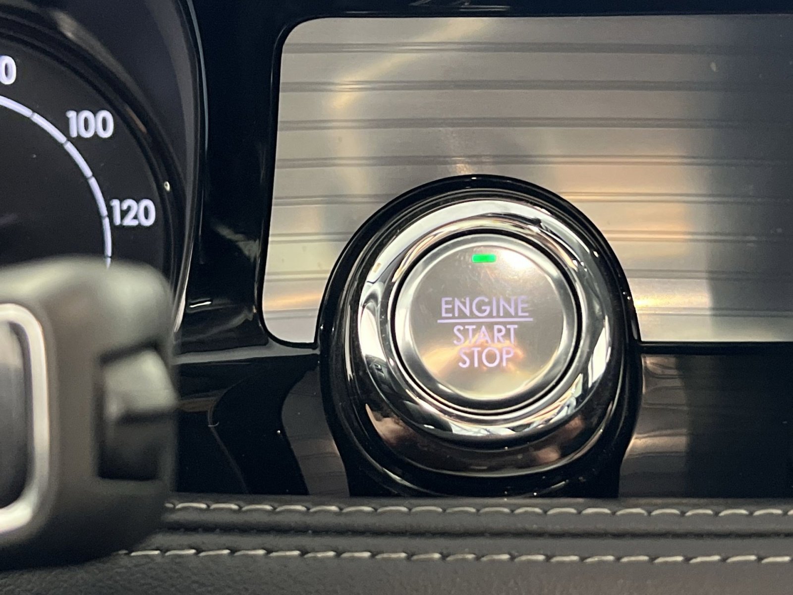 Used 2022 Lincoln Corsair AWD w/ Equipment Group 101A image 32