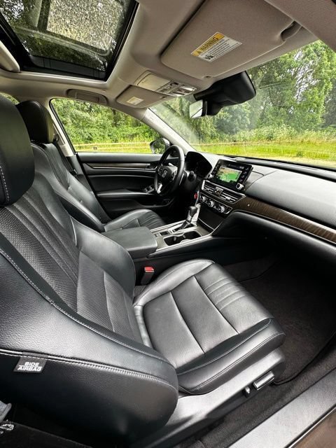 Used 2018 Honda Accord Touring image 22