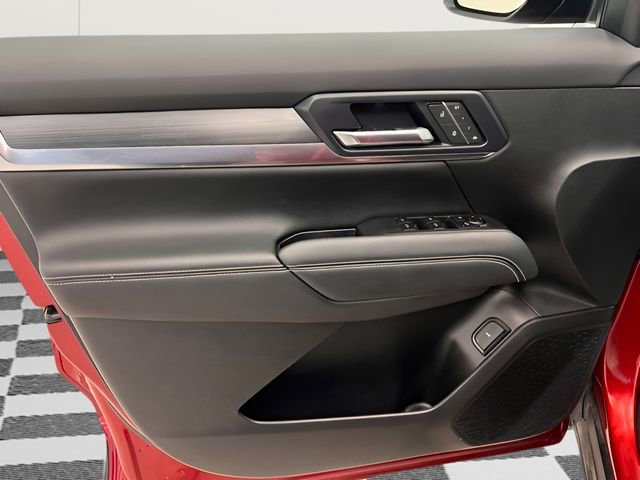 Used 2025 GMC Terrain Elevation w/ Elevation Premium Package image 13