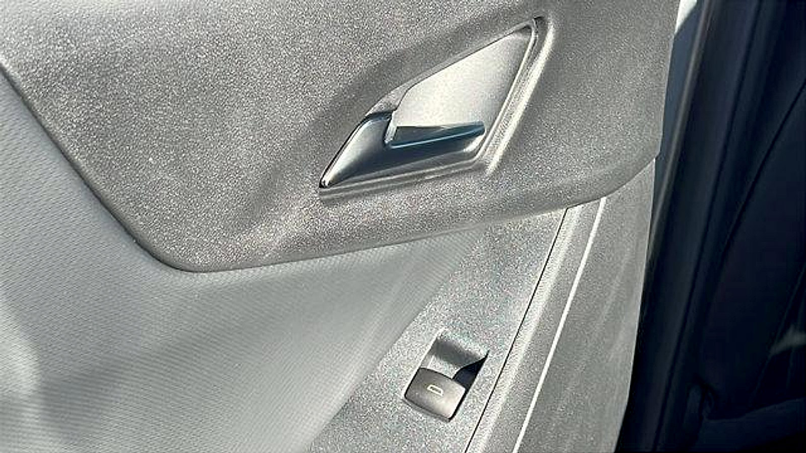 New 2026 Chevrolet Equinox LT w/ Convenience Package II image 12