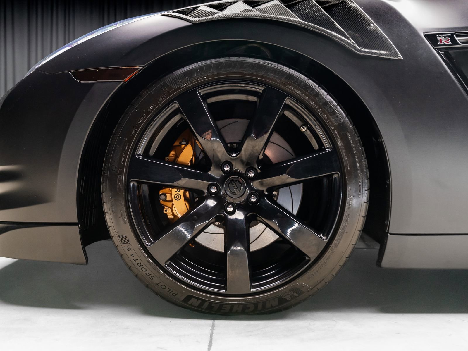 Used 2009 Nissan GT-R Premium AWD/4WD image 27