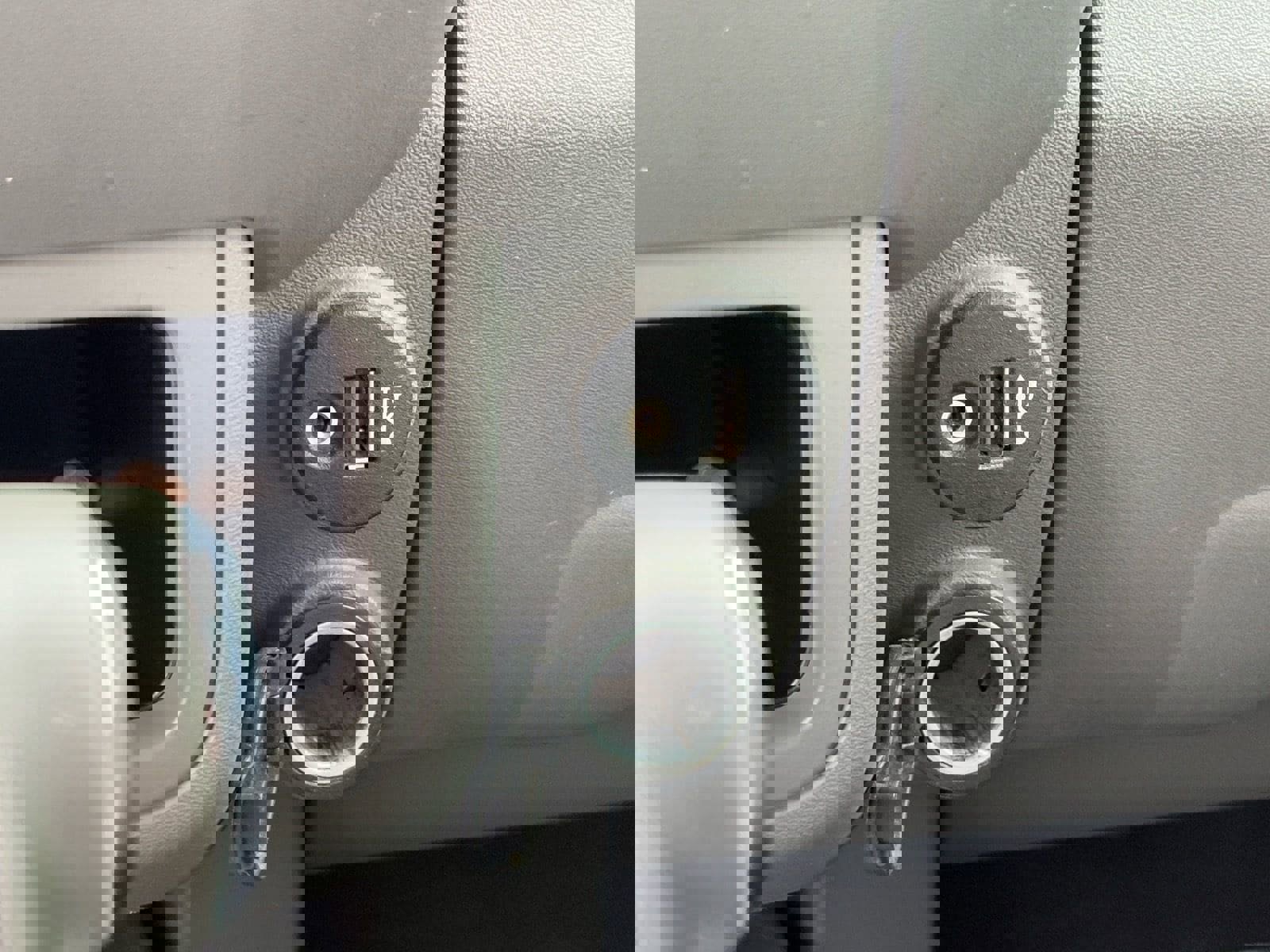 Used 2019 Nissan Frontier SV image 25