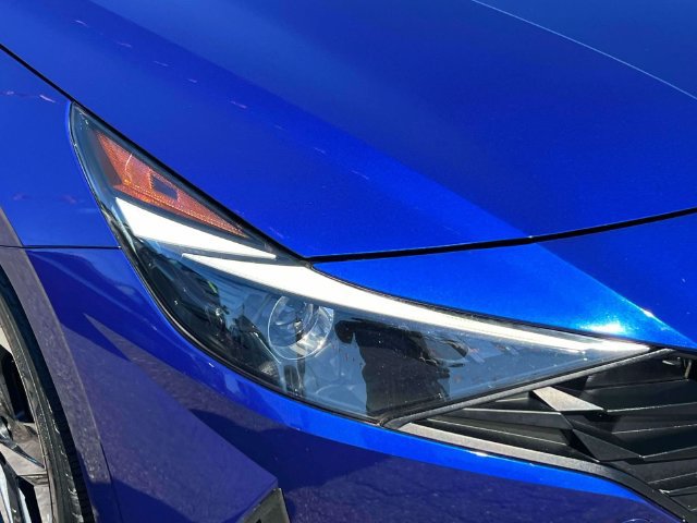 Used 2023 Hyundai Elantra SEL w/ Convenience Package FWD image 10