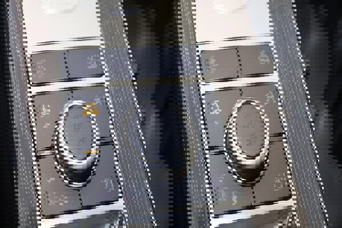 Used 2020 Land Rover Range Rover Autobiography image 24