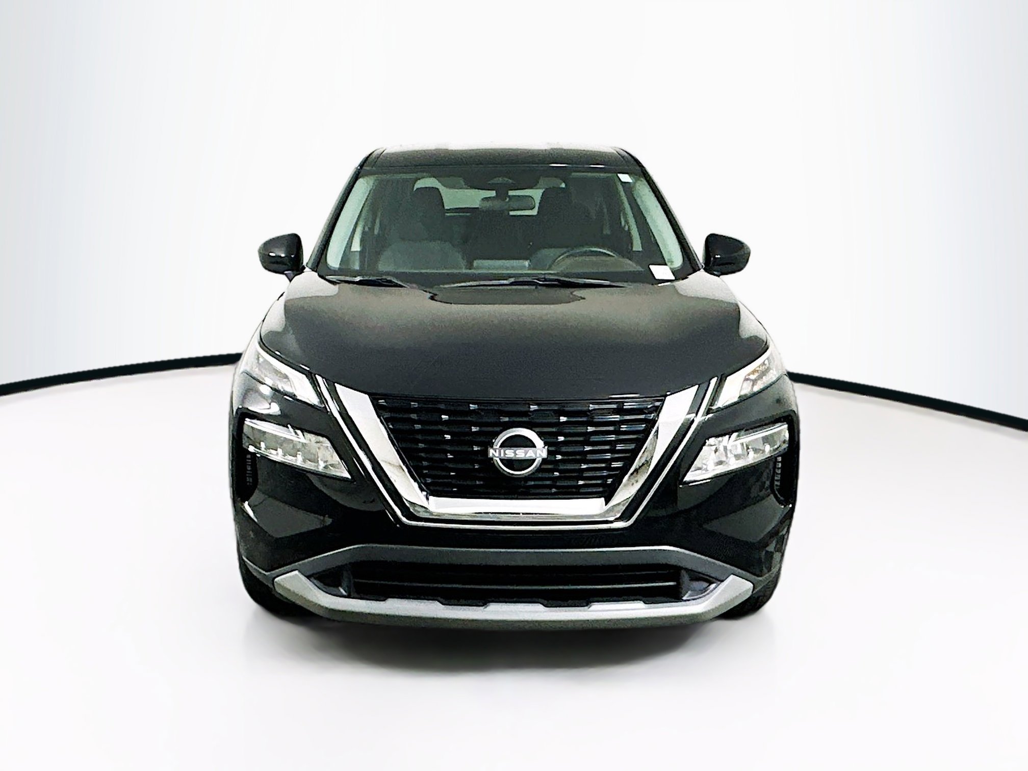 Used 2023 Nissan Rogue SV image 2