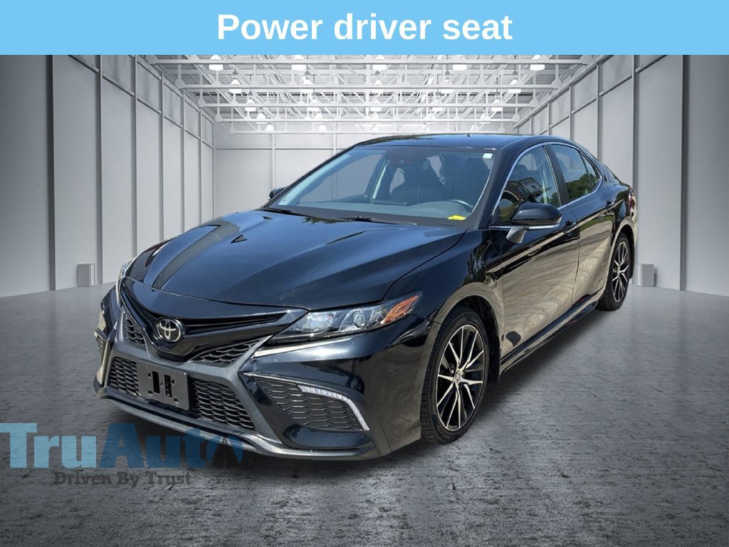 Used 2024 Toyota Camry SE FWD image 3