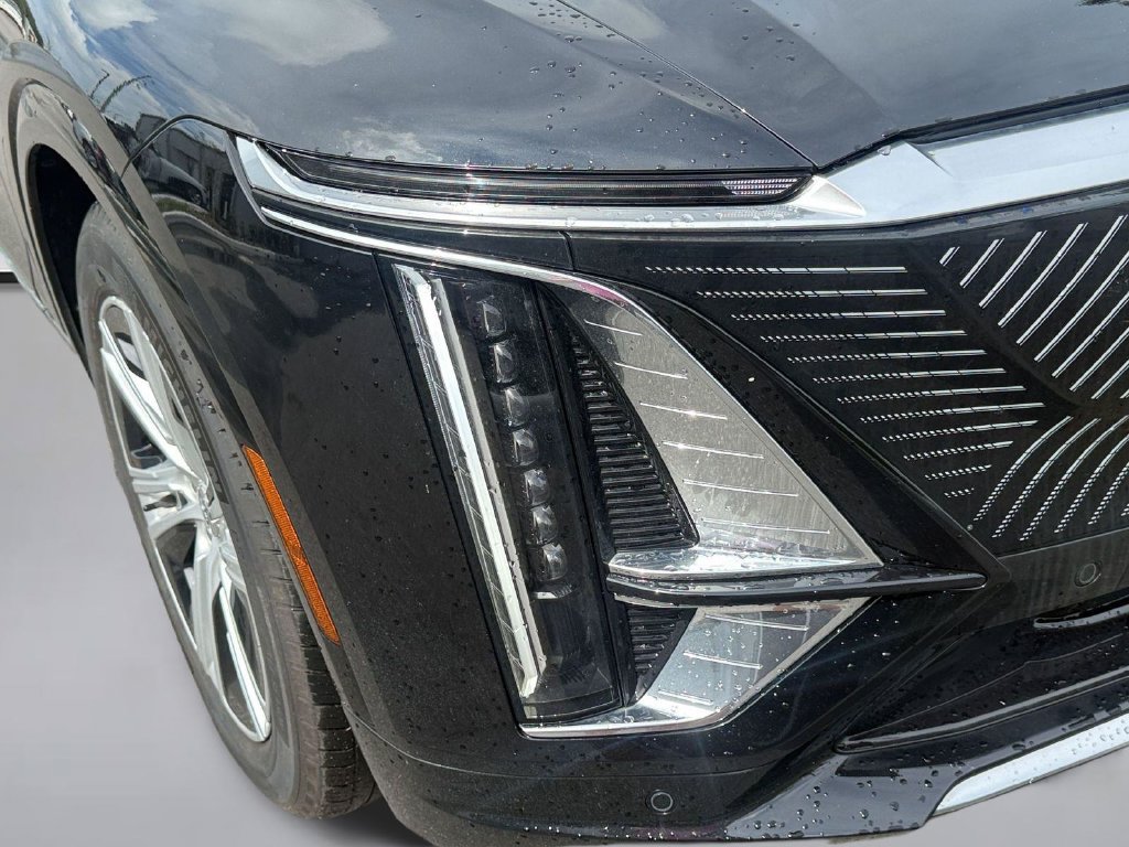 Certified 2024 Cadillac Lyriq Tech AWD/4WD image 9