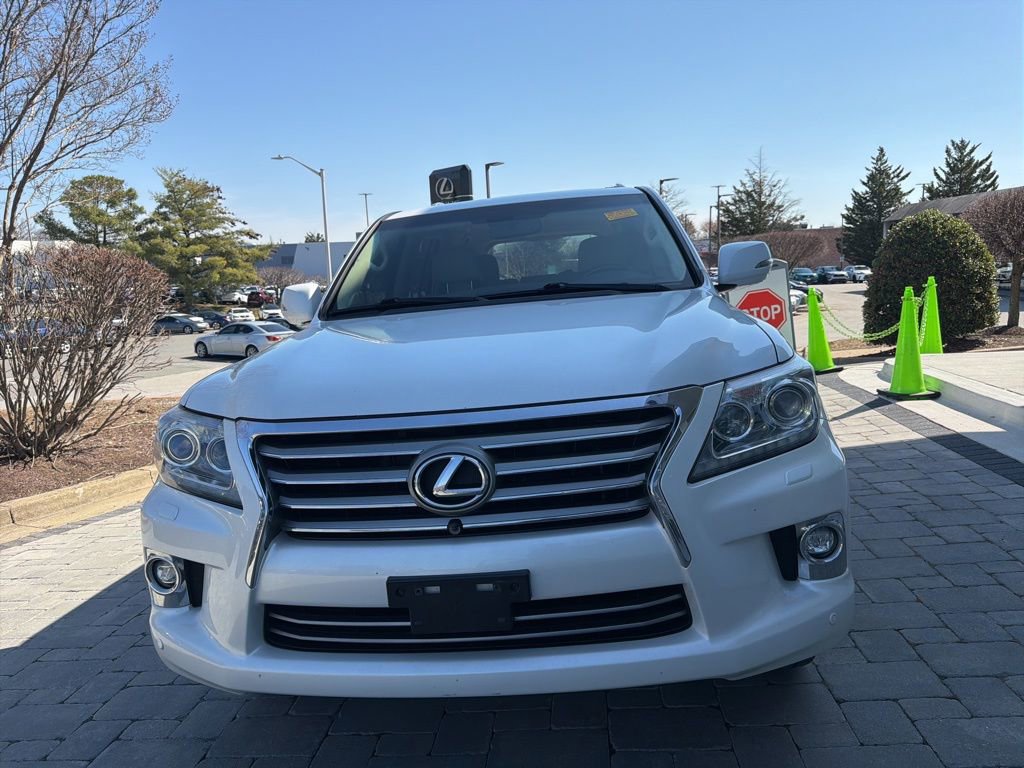 Used 2015 Lexus LX 570 4WD w/ Luxury Package image 32