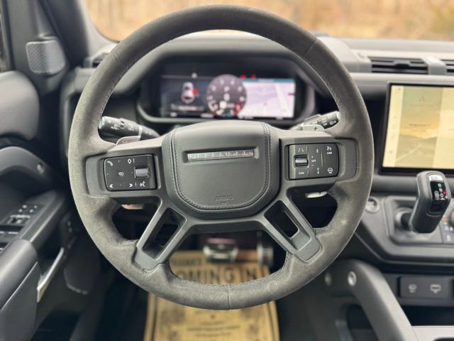Used 2023 Land Rover Defender 110 V8 AWD/4WD image 23
