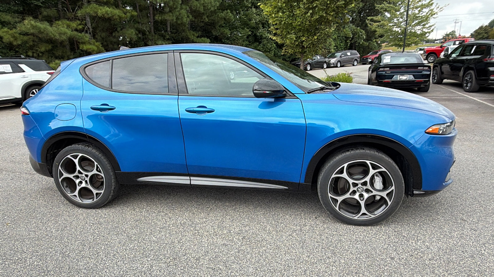 Used 2025 Alfa Romeo Tonale w/ Premium Package AWD/4WD image 7