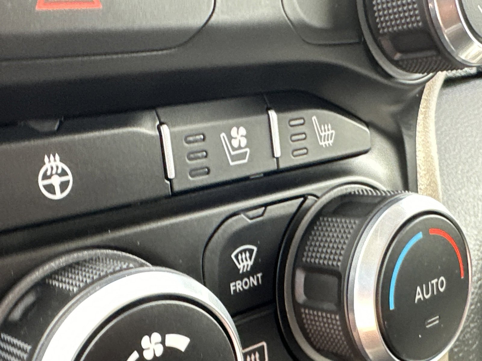 Certified 2020 RAM 1500 Laramie image 27