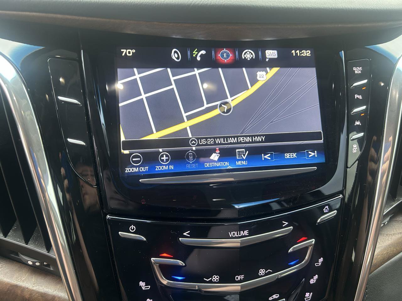 Used 2016 Cadillac Escalade Luxury AWD/4WD image 23