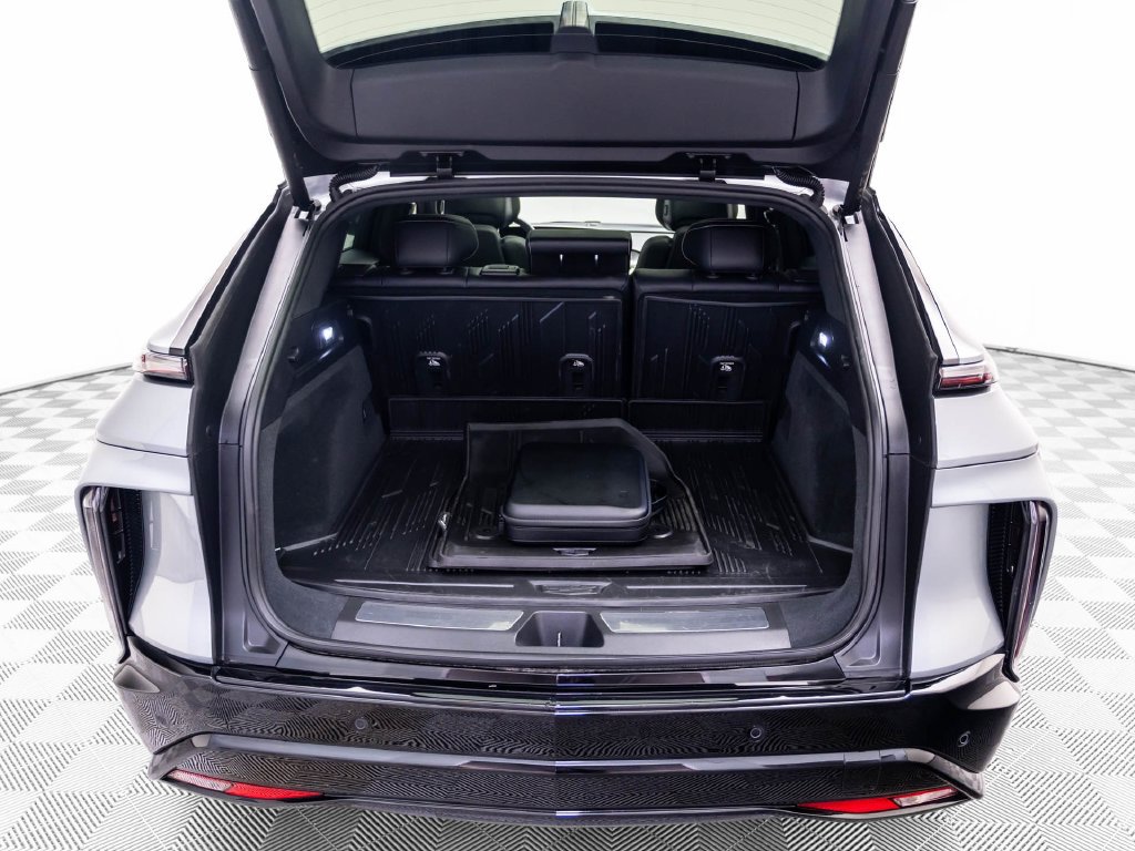 Used 2024 Cadillac Lyriq Sport AWD/4WD image 30
