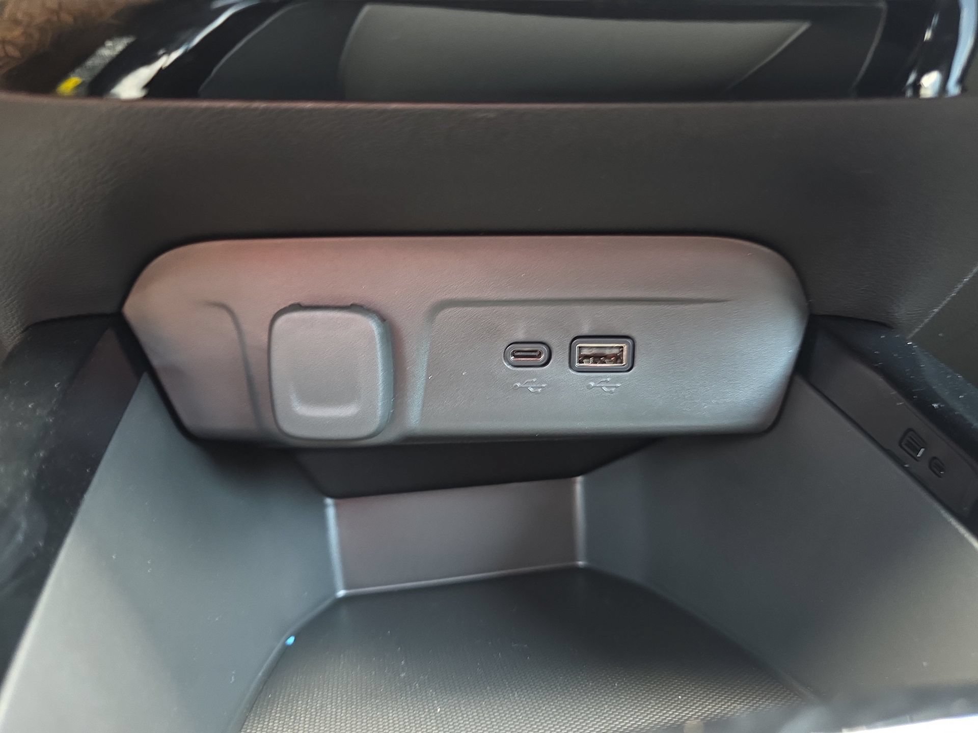 New 2026 Chevrolet Trax LT w/ Midnight Edition FWD image 23