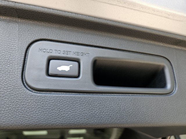Used 2023 Honda Pilot Touring image 12