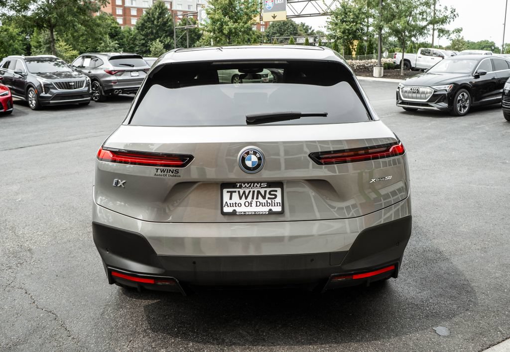 Used 2024 BMW iX xDrive50 w/ Premium Package AWD/4WD image 37
