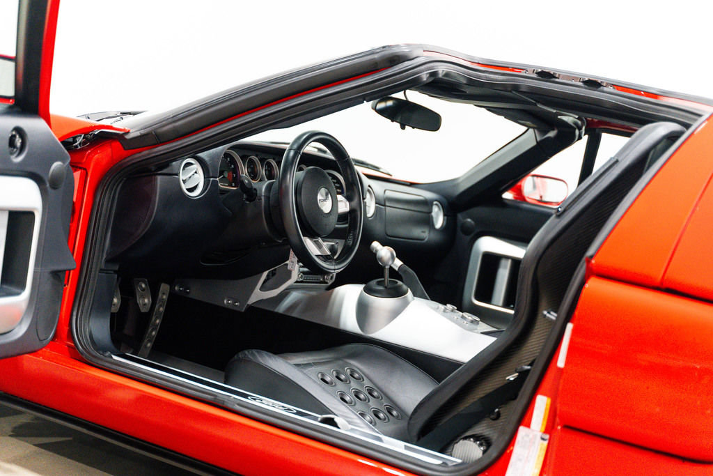 Used 2005 Ford GT image 3