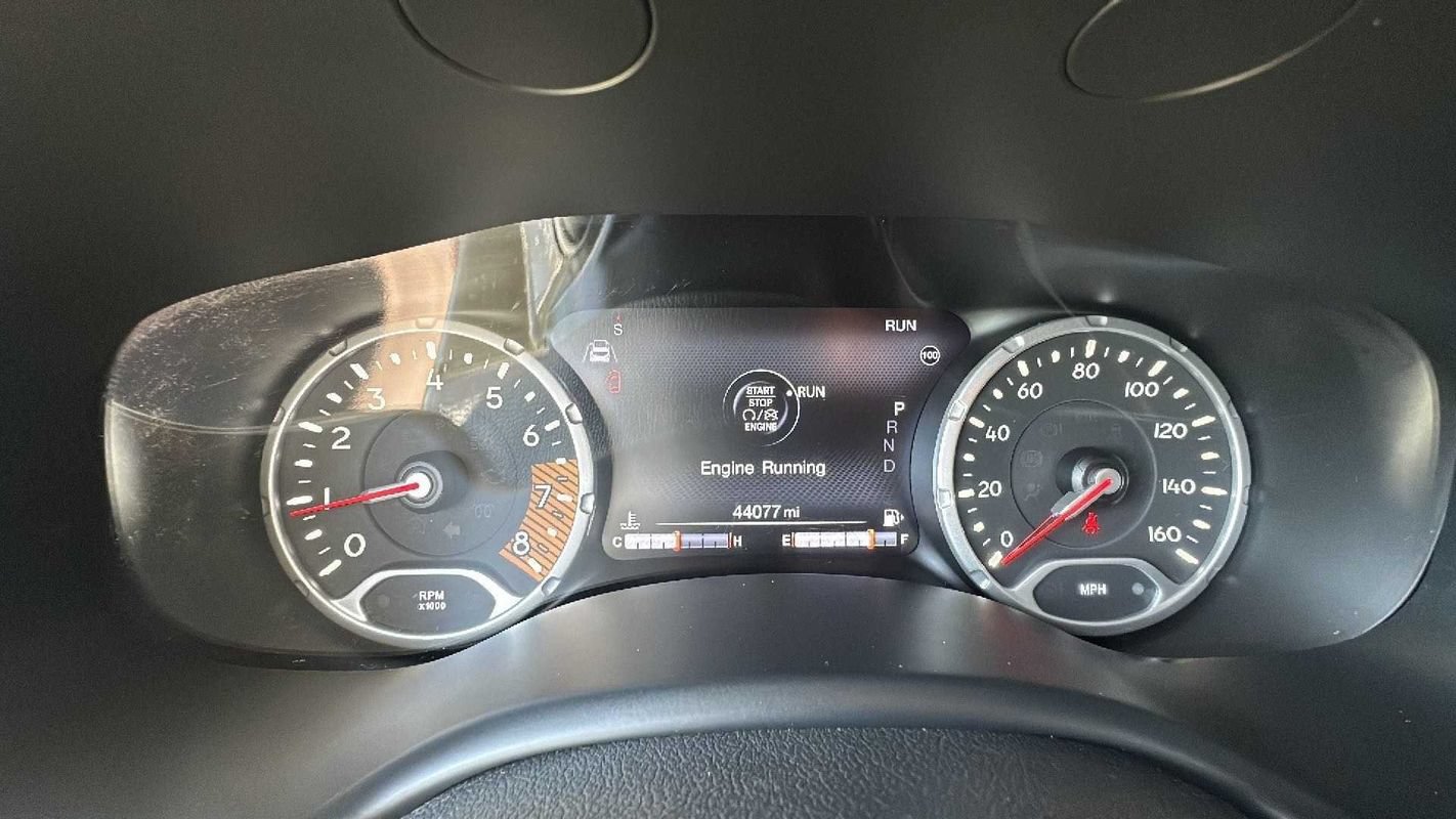 Used 2021 Jeep Renegade Limited w/ Trailer Tow Group AWD/4WD image 13
