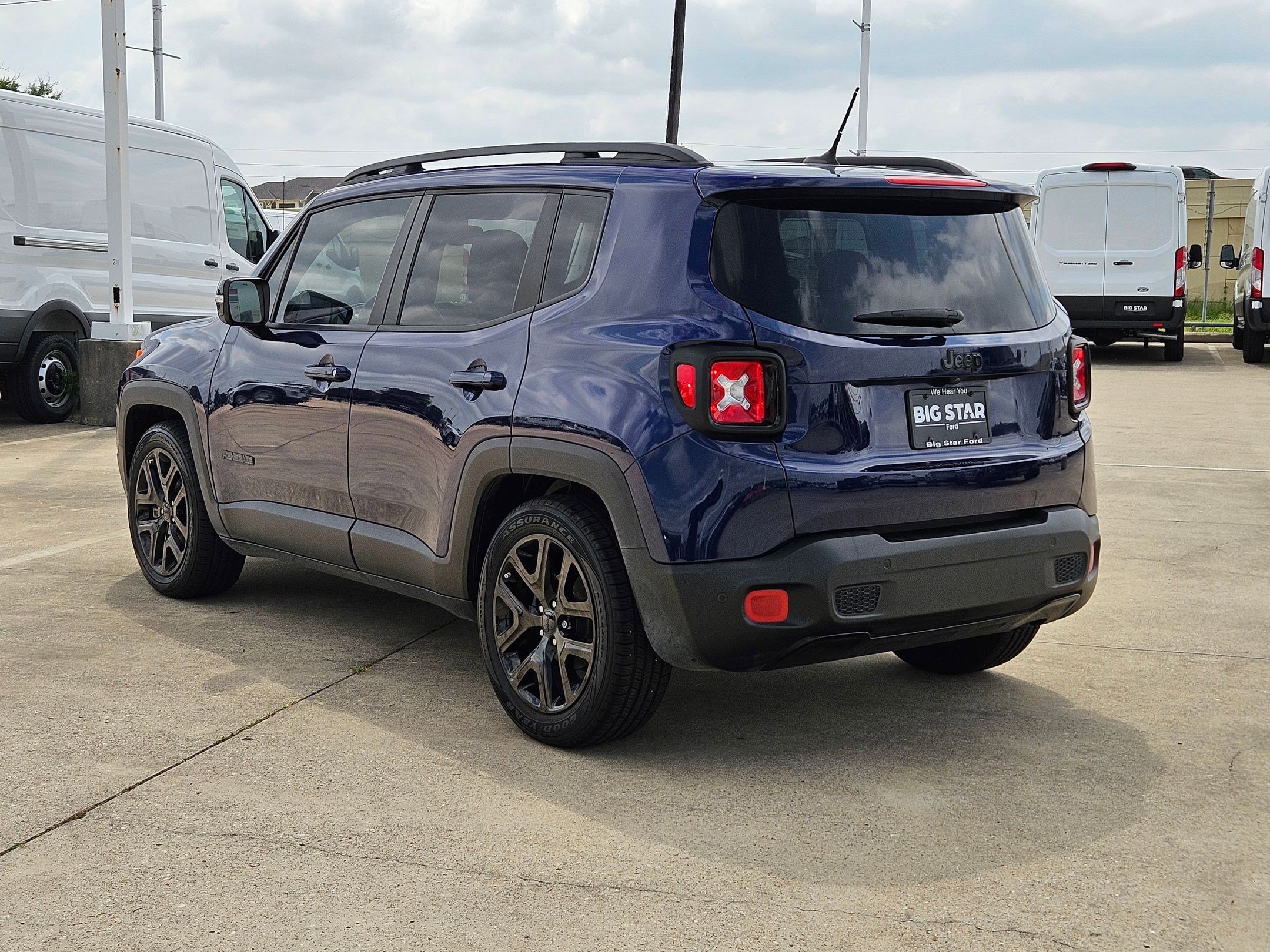 Used 2017 Jeep Renegade Altitude FWD image 7