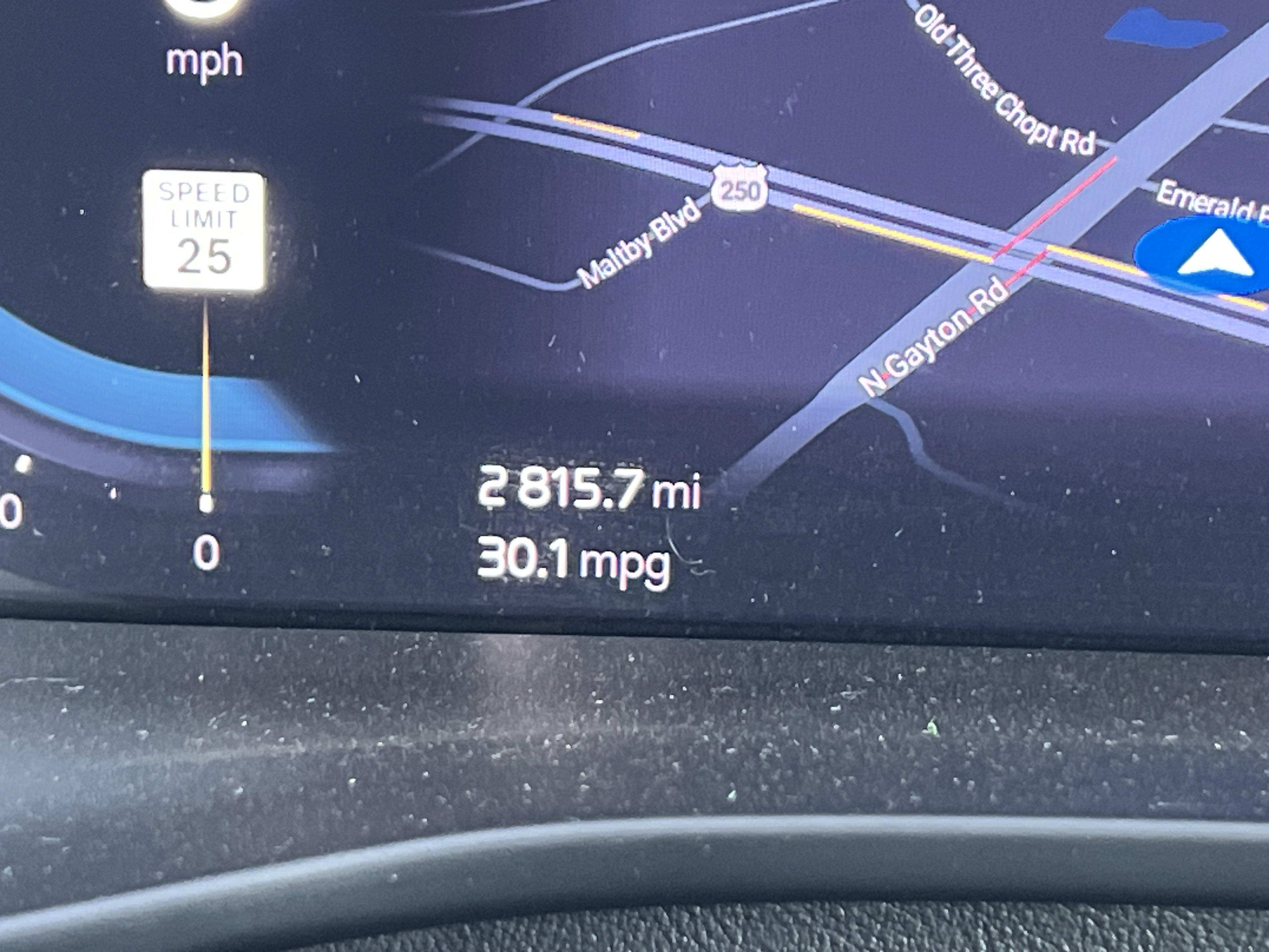 Used 2025 Volvo XC40 B5 Plus image 22