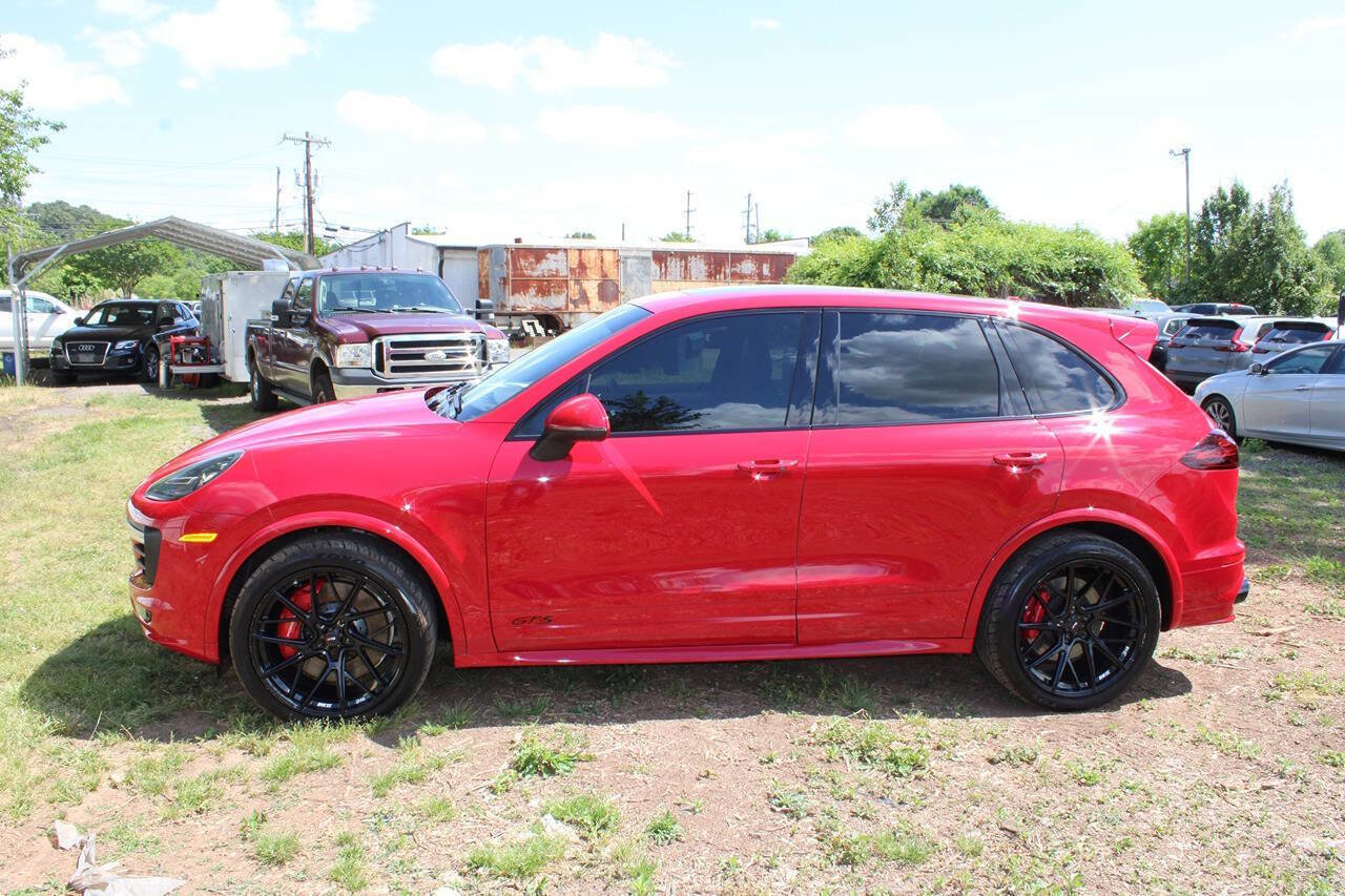 Used 2016 Porsche Cayenne GTS AWD/4WD image 12