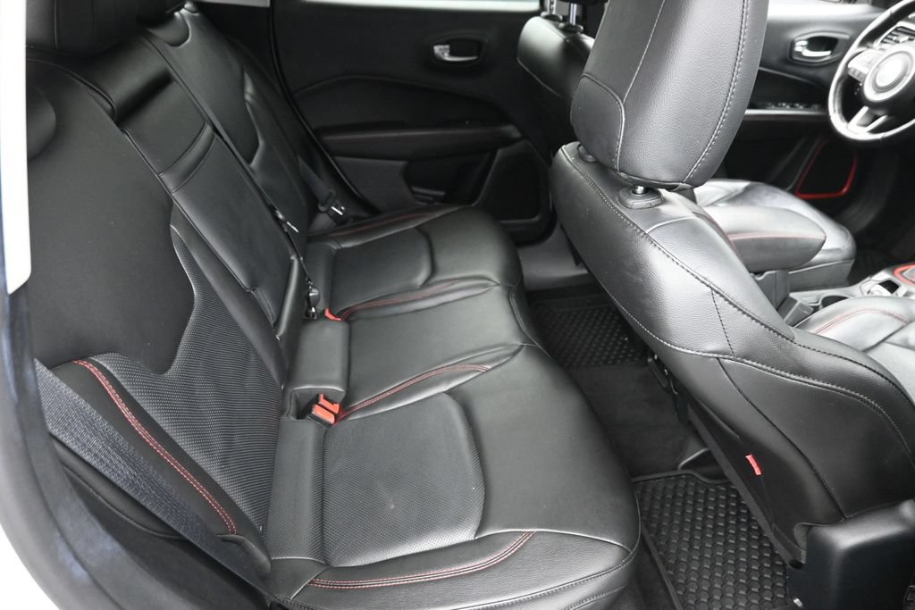 Used 2018 Jeep Compass Trailhawk w/ Leather Interior Group AWD/4WD image 10