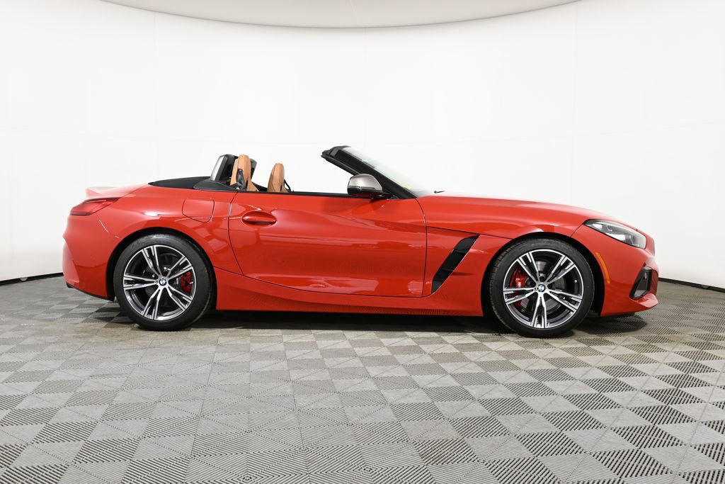 Used 2025 BMW Z4 M40i w/ Premium Package image 16