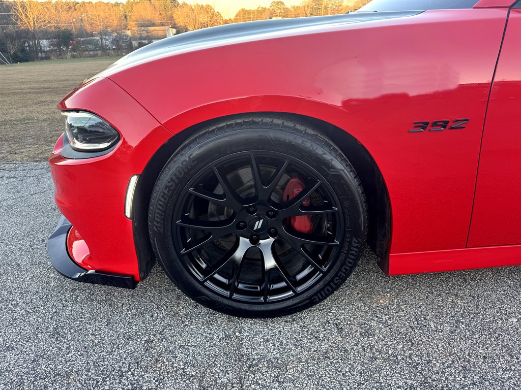 Used 2019 Dodge Charger Scat Pack RWD image 12