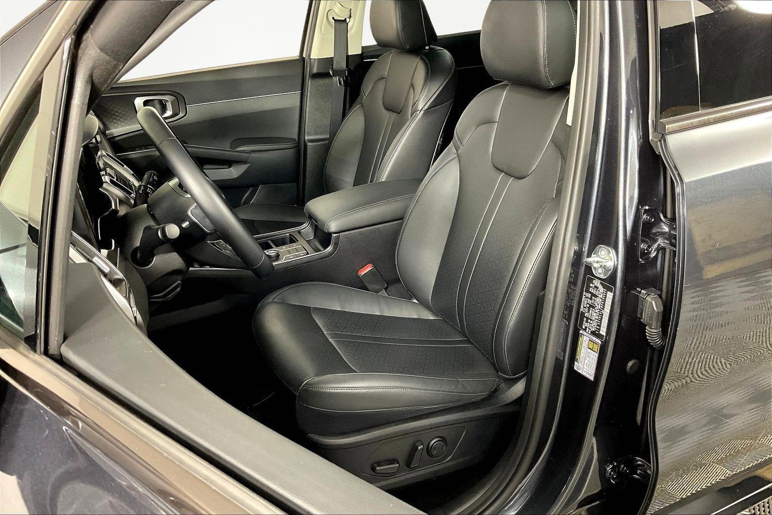 Certified 2023 Kia Sorento S w/ Panoramic Sunroof Package image 21