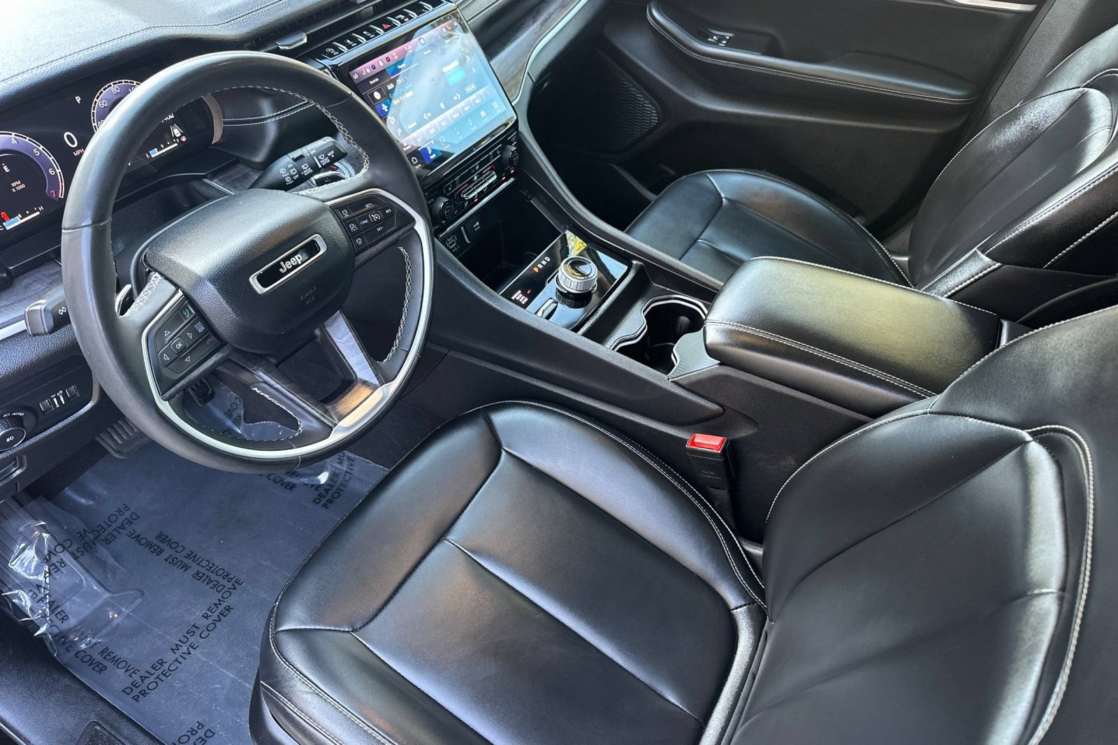 Used 2024 Jeep Grand Cherokee Limited AWD/4WD image 9