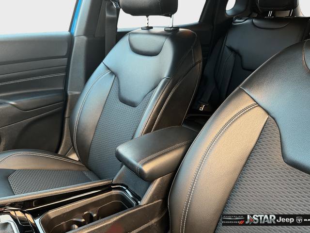 Used 2023 Jeep Compass Altitude w/ Convenience Group image 13