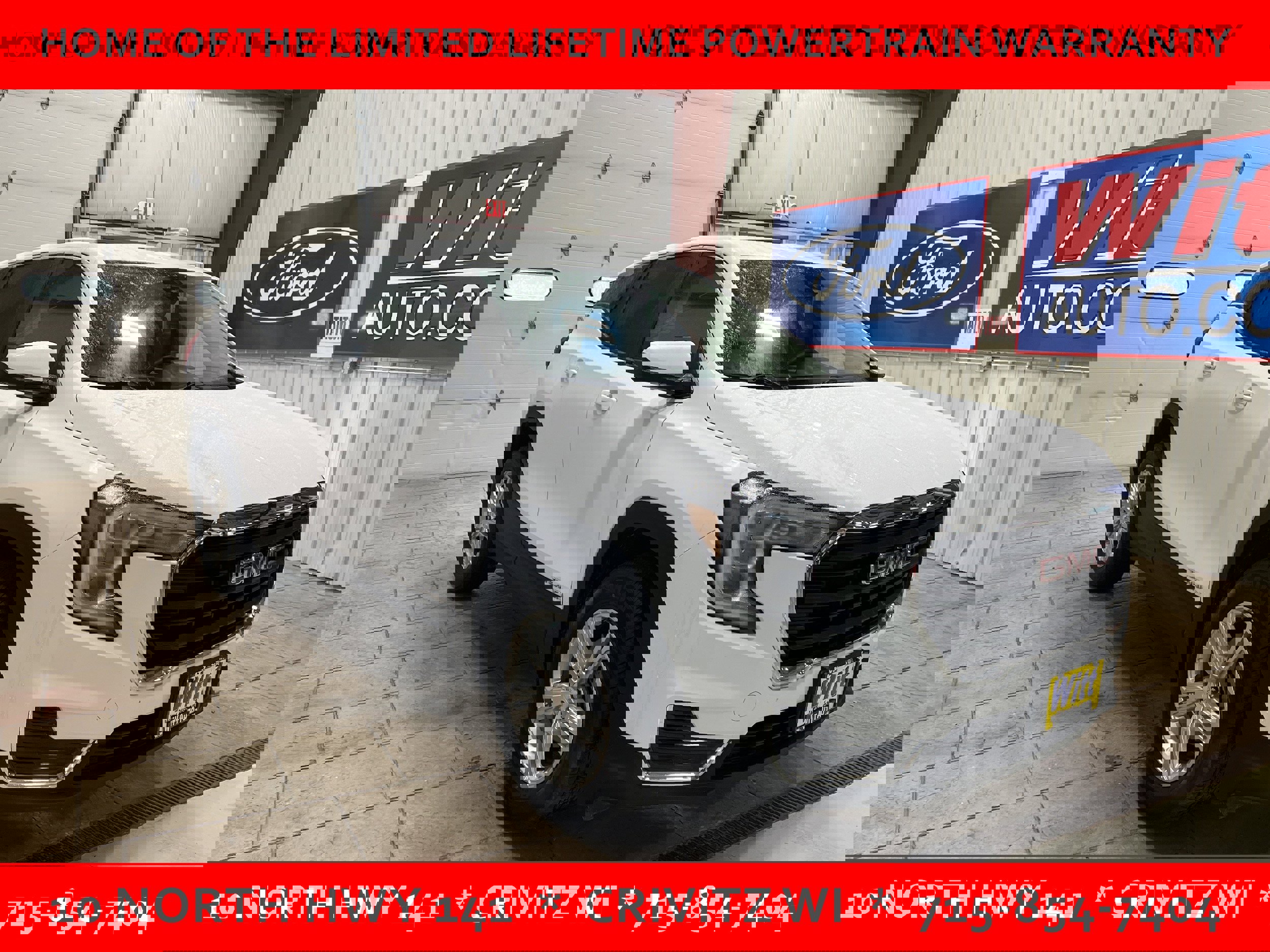 Used 2024 GMC Terrain SLE image 1
