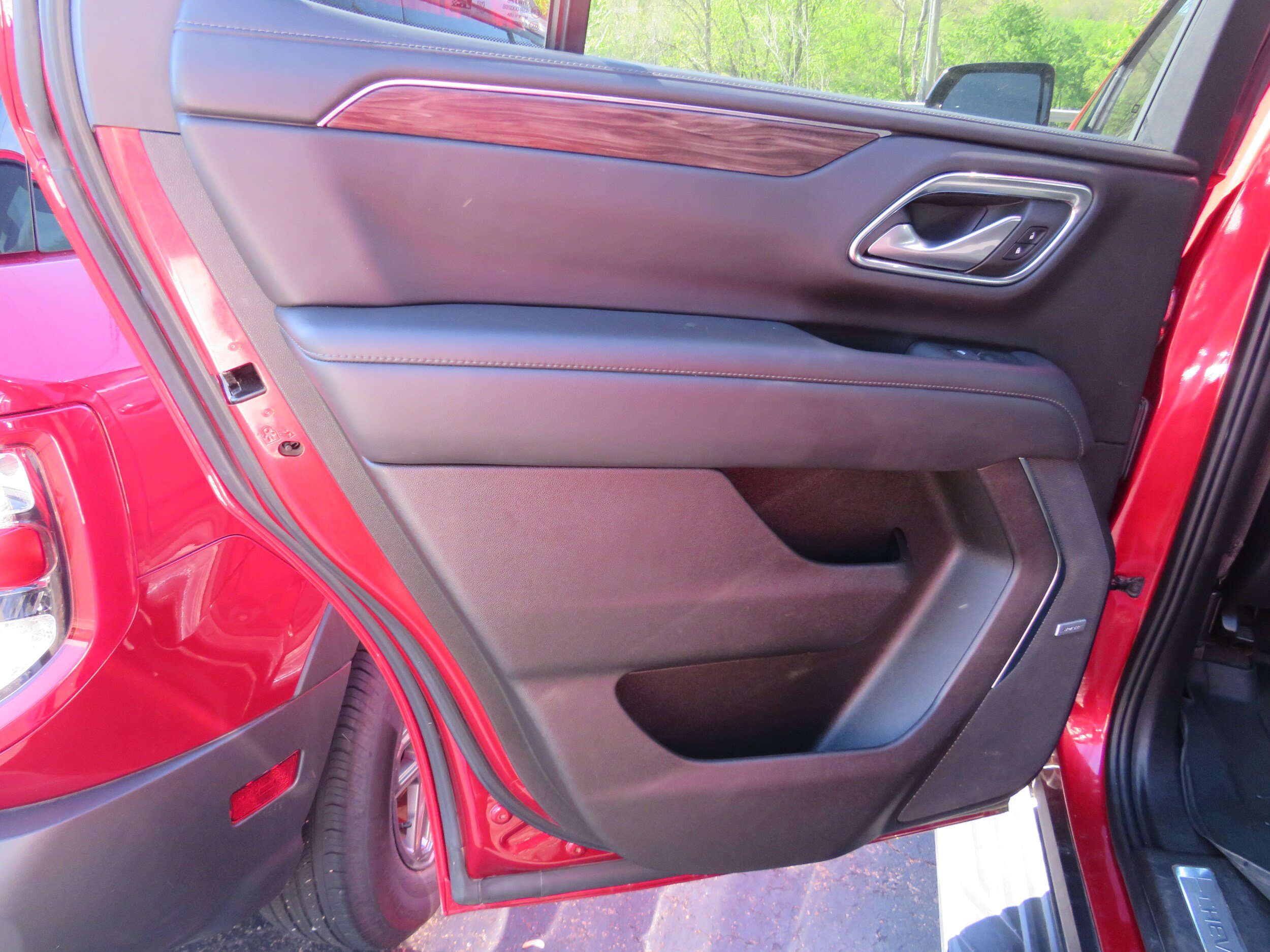 Used 2022 Chevrolet Tahoe LT AWD/4WD image 10