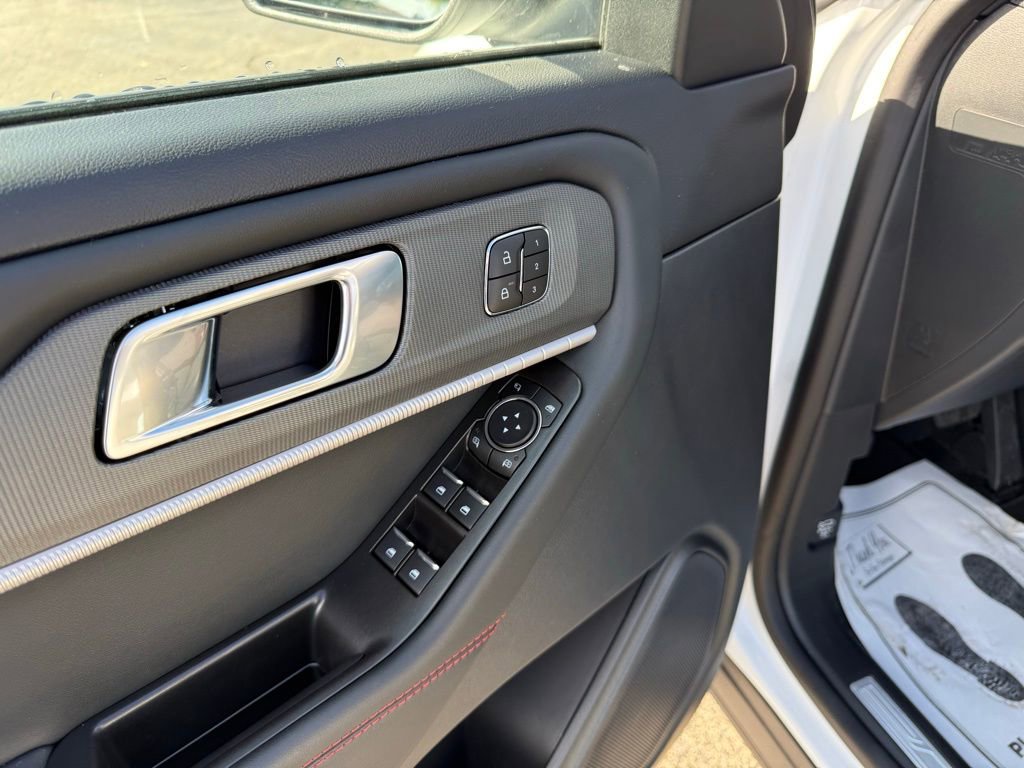 New 2025 Ford Explorer ST-Line w/ Premium Package image 9