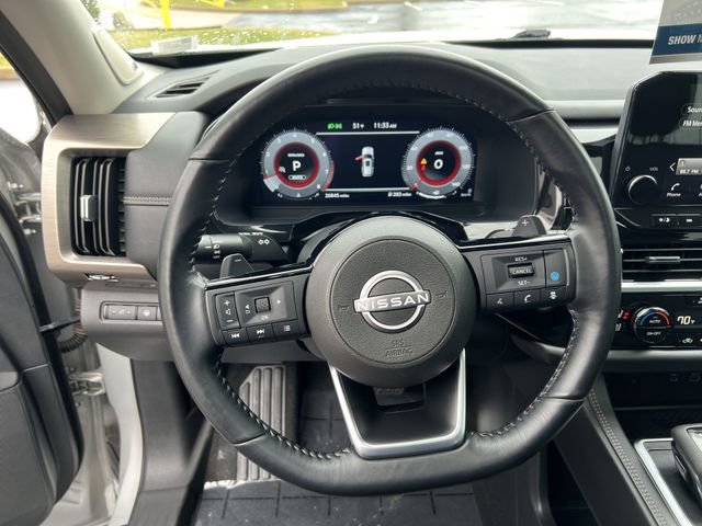 Used 2024 Nissan Pathfinder Platinum image 12