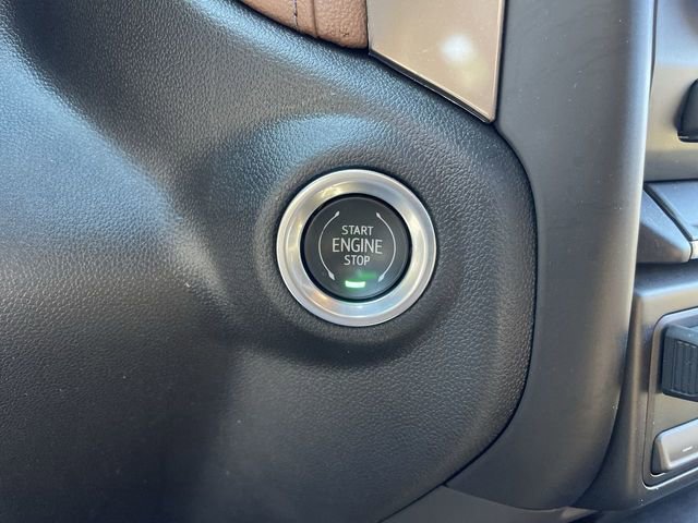 Used 2022 Chevrolet Silverado 2500 High Country w/ Technology Package image 40