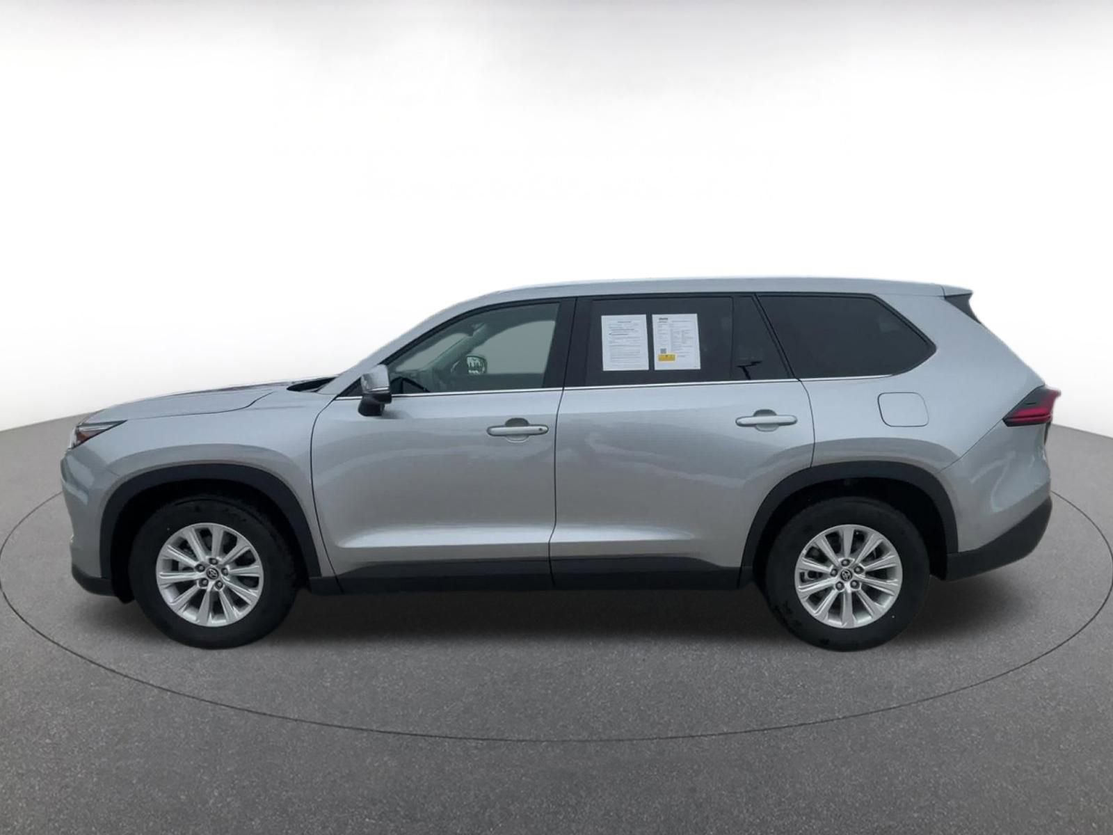 Used 2025 Toyota Grand Highlander FWD image 9