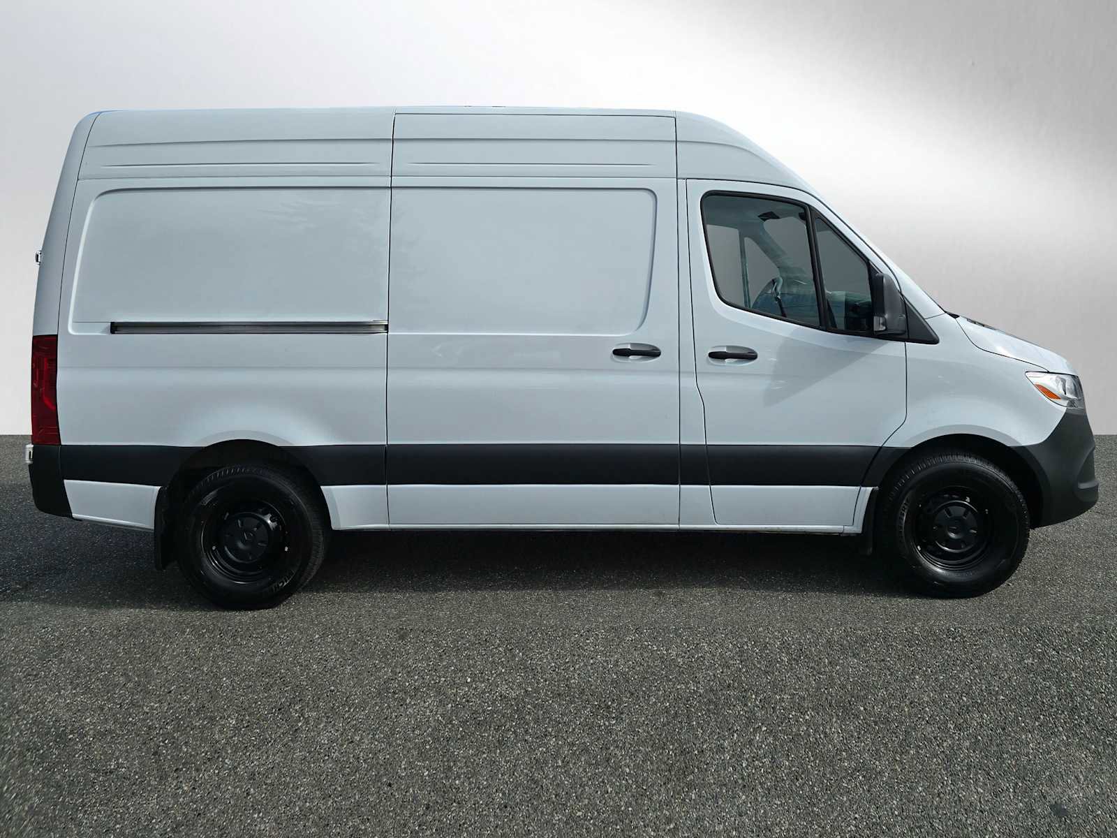 Used 2024 Mercedes-Benz Sprinter 2500 image 8