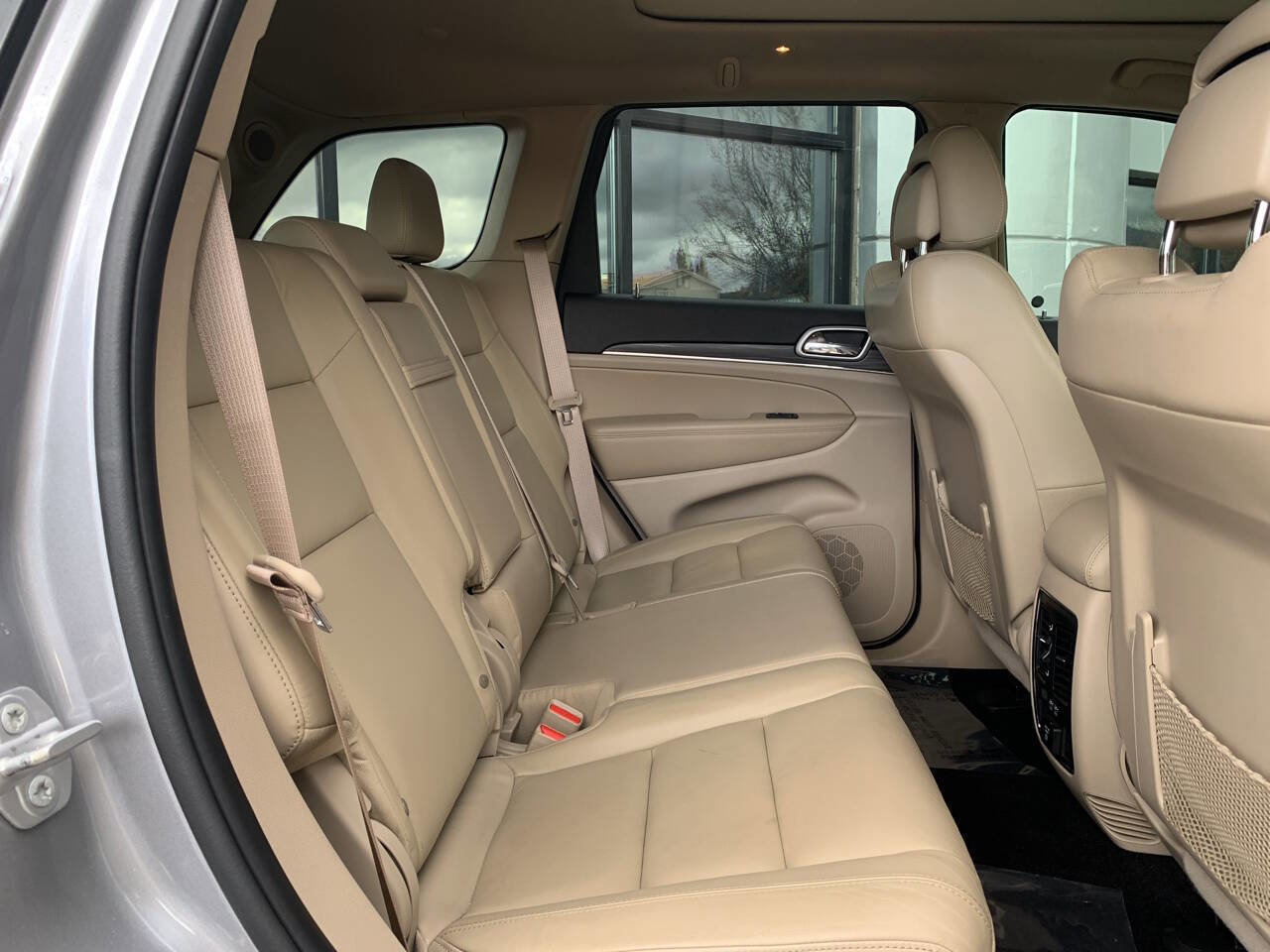 Used 2021 Jeep Grand Cherokee Limited w/ Sun & Sound Group image 12