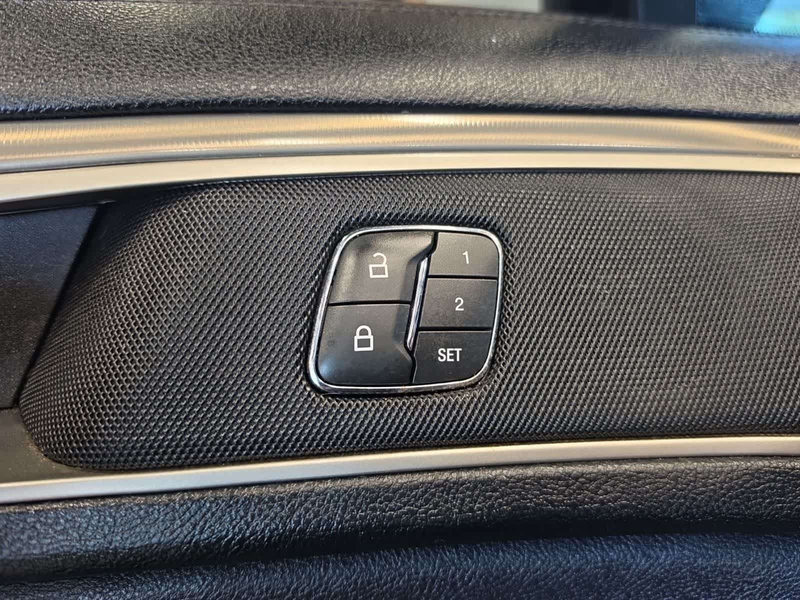 Used 2018 Lincoln MKZ Premiere FWD image 18