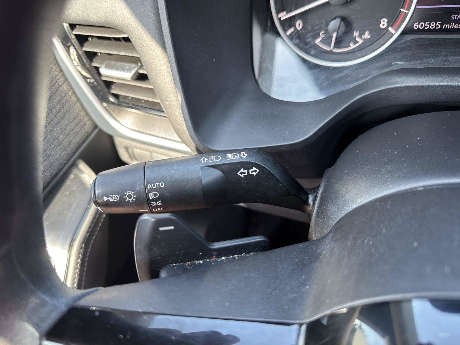 Used 2023 Nissan Rogue SV FWD image 15